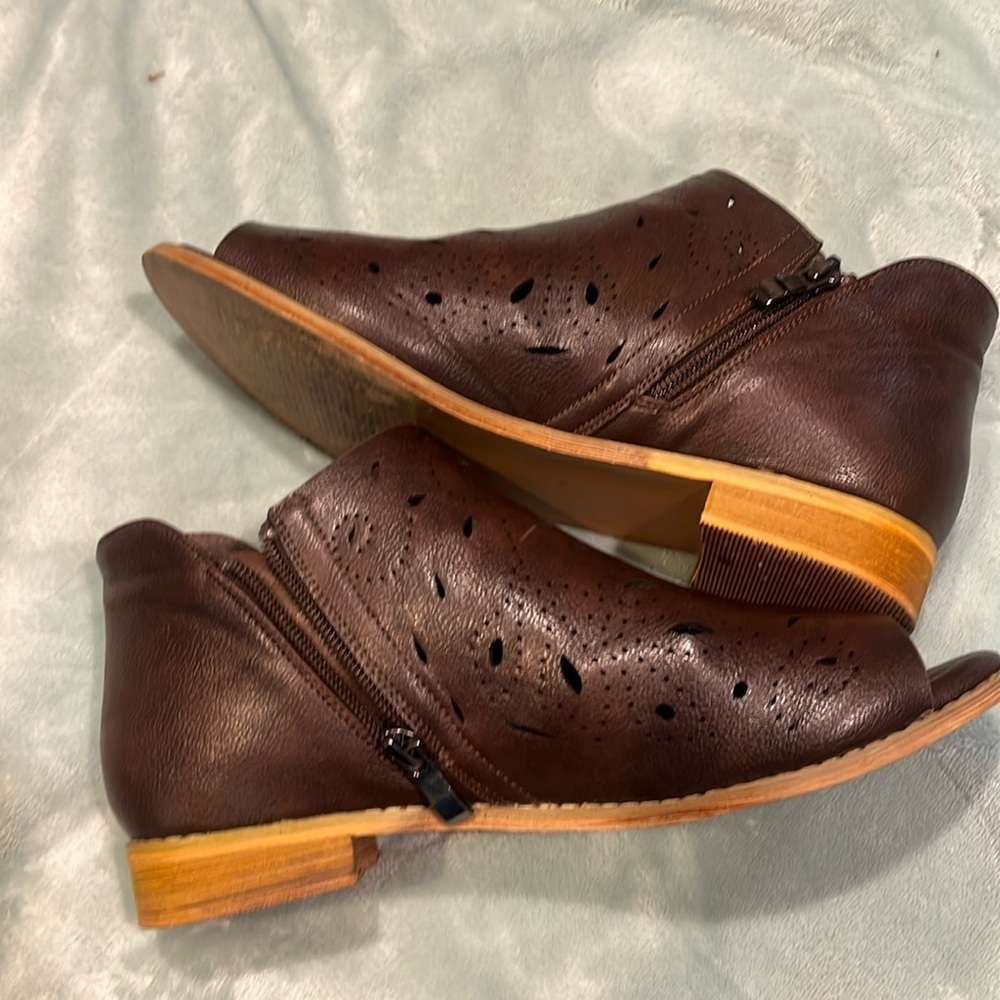 Boutique by Corky‘s Norwich Shoes 8